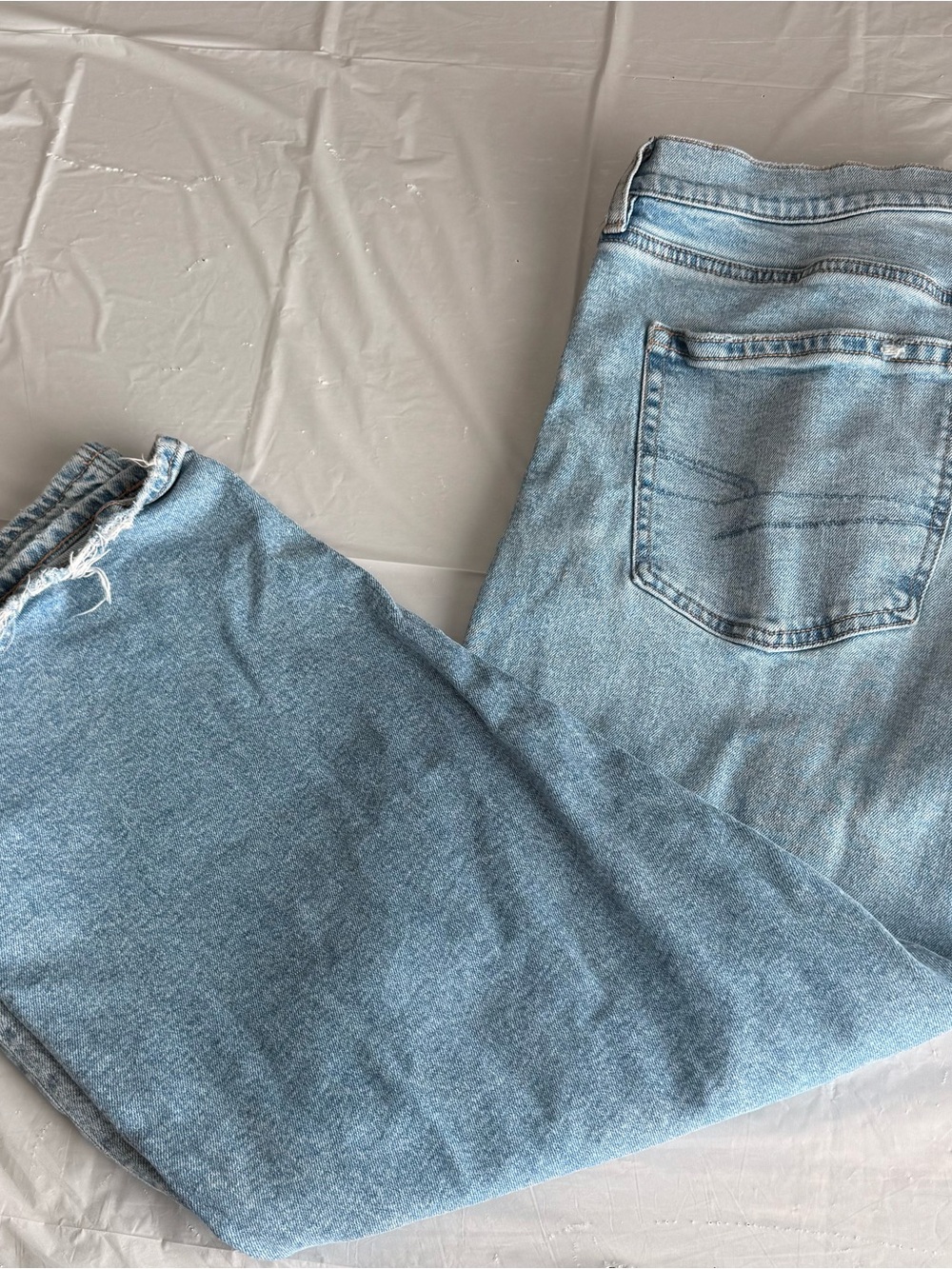 American Eagle Outfitters Light Wash Relaxed Men’s Jeans